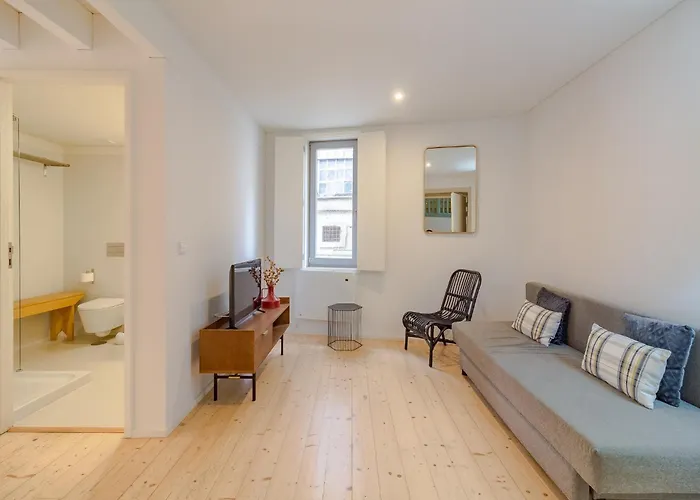 Charming With Convenient Access Apartamento